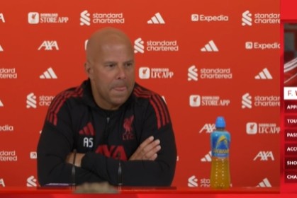 斯洛特谈基耶萨落选欧冠名单：他不满但是理解，这些天很努力训练